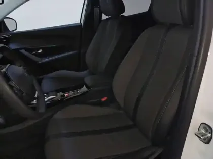 Photo 35 Peugeot 2008  BlueHDi 130 S&S EAT8