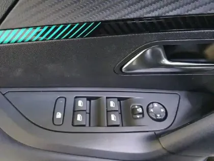 Photo 54 Peugeot 2008  BlueHDi 130 S&S EAT8