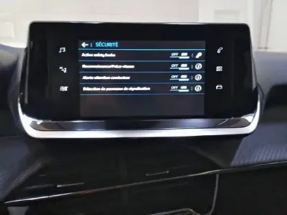 Photo 46 Peugeot 2008  BlueHDi 130 S&S EAT8