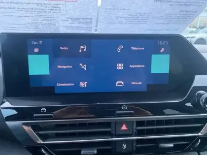 Photo 14 Citroën C4 e- 136 ch Automatique