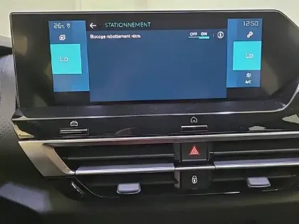 Photo 23 Citroën C4 e- 136 ch Automatique