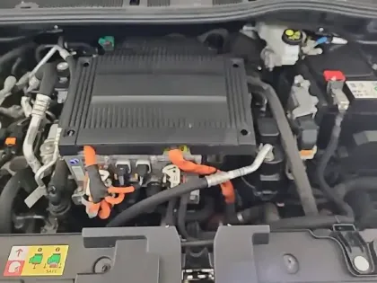 Photo 14 Citroën C4 e- 136 ch Automatique