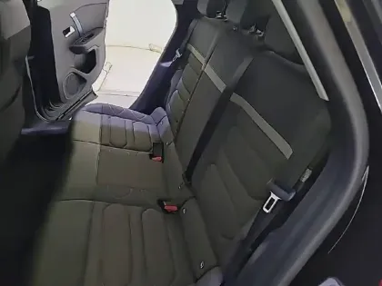 Photo 11 Citroën C4 e- 136 ch Automatique