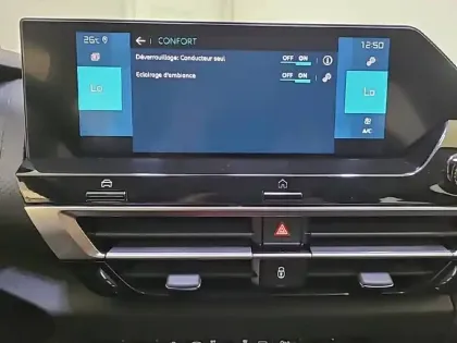 Photo 21 Citroën C4 e- 136 ch Automatique