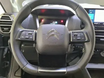 Photo 8 Citroën C4 e- 136 ch Automatique