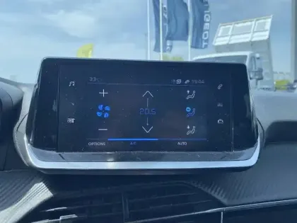 Photo 59 Peugeot 2008  PureTech 100 S&S BVM6