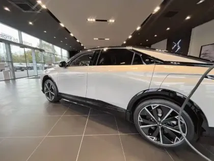 Photo 6 DS DS 8 N°8 230 ch FWD Standard Range