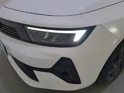 Photo 15 Opel Astra  1.2 Turbo 130 ch BVA8