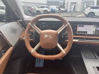 Photo 48 DS DS 8 DS N°8 350 ch AWD Long Range