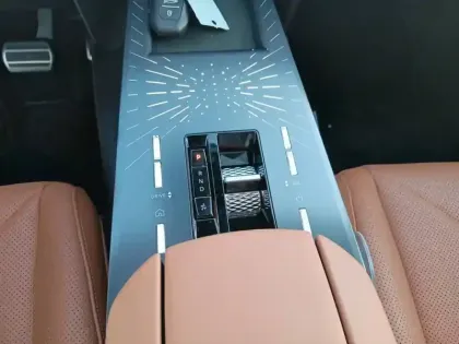 Photo 13 DS DS 8 DS N°8 350 ch AWD Long Range