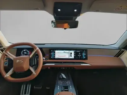 Photo 7 DS DS 8 DS N°8 350 ch AWD Long Range