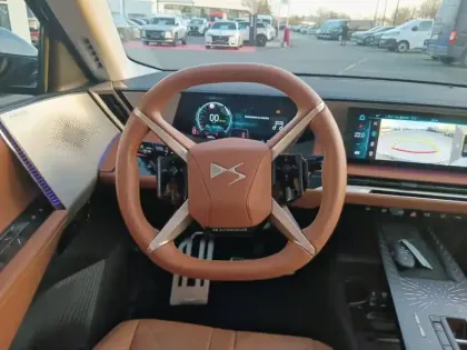 Photo 8 DS DS 8 DS N°8 350 ch AWD Long Range