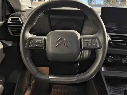 Photo 8 Citroën C4 e- 136 ch Automatique