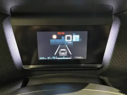 Photo 9 Citroën C4 e- 136 ch Automatique