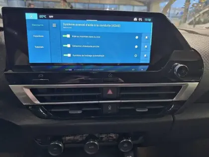 Photo 18 Citroën C4 e- 136 ch Automatique