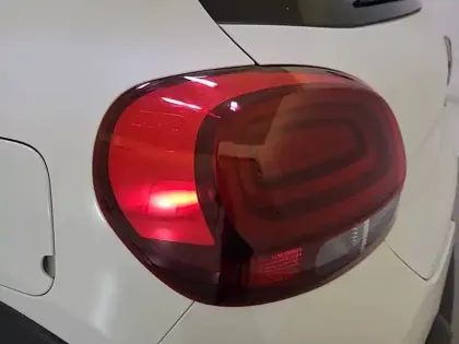 Photo 16 Citroën C4  Cactus PureTech 82