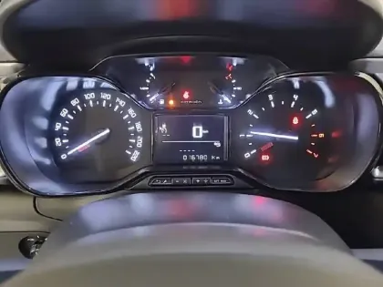 Photo 9 Citroën C4  Cactus PureTech 82