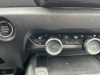 Photo 17 Citroën C4 e- X 156 ch autonomie etendue  Automatique