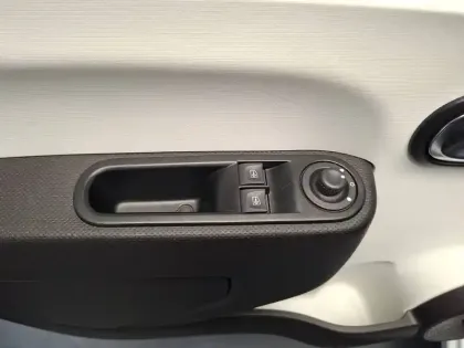 Photo 14 Renault Twingo  III SCe 65