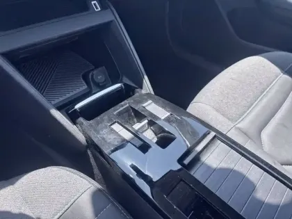 Photo 13 Citroën C4 e- 136 ch Automatique