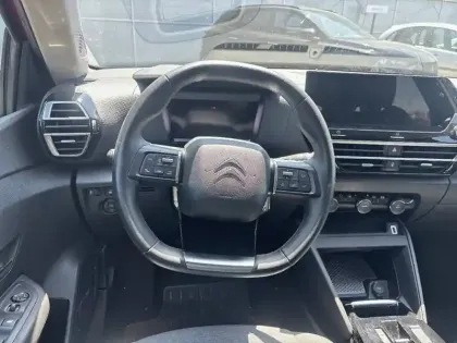 Photo 8 Citroën C4 e- 136 ch Automatique
