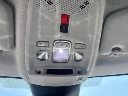 Photo 17 Citroën C4 e- 136 ch Automatique