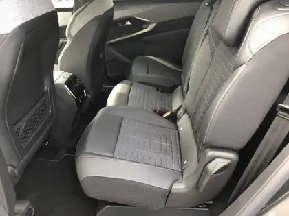 Photo 41 Peugeot 5008  Hybrid 145 e-DCS6