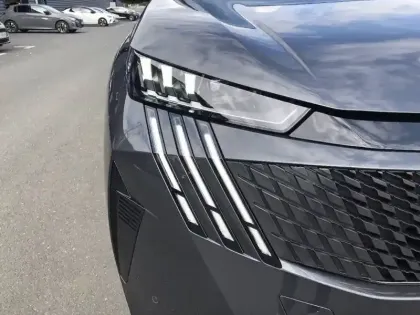 Photo 15 Peugeot 5008  Hybrid 145 e-DCS6