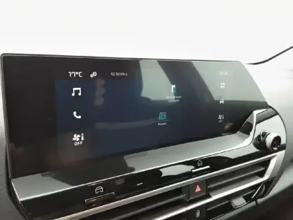 Photo 19 Citroën C4 e- 136 ch Automatique