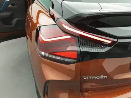 Photo 16 Citroën C4 e- 136 ch Automatique