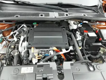 Photo 14 Citroën C4 e- 136 ch Automatique