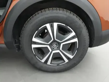 Photo 12 Citroën C4 e- 136 ch Automatique