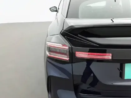 Photo 16 Citroën C4  Hybride 136 e-DCS6