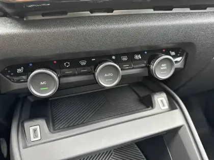 Photo 14 Citroën C4  PureTech 130 EAT8