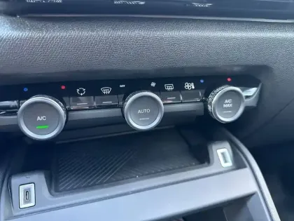 Photo 21 Citroën C4  PureTech 130 EAT8