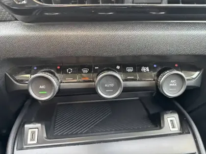 Photo 14 Citroën C4  PureTech 130 S&S EAT8