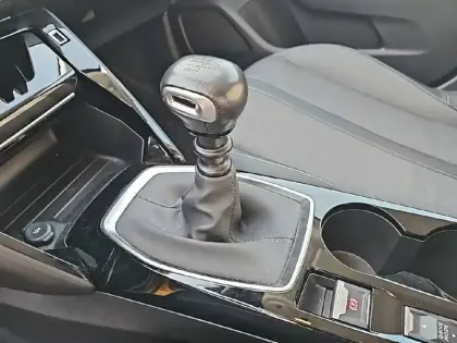 Photo 34 Peugeot 208  PureTech 100 S&S BVM6