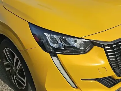 Photo 15 Peugeot 208  PureTech 100 S&S BVM6