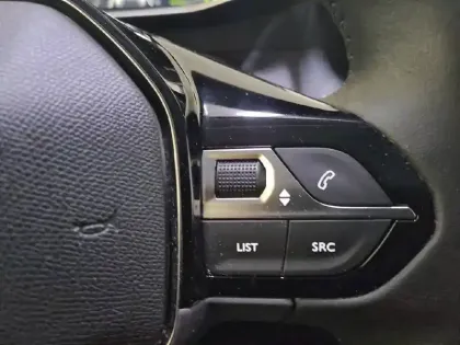 Photo 90 Peugeot 208  PureTech 100 S&S BVM6