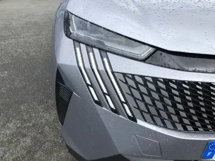 Photo 15 Peugeot 3008  Hybrid 145 e-DCS6