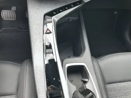 Photo 19 Peugeot 3008  Hybrid 145 e-DCS6