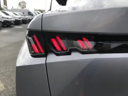 Photo 16 Peugeot 3008  Hybrid 145 e-DCS6