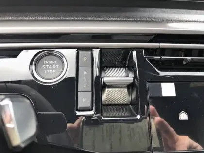 Photo 33 Peugeot 3008  Hybrid 145 e-DCS6