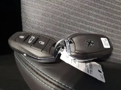 Photo 14 Peugeot 3008  Hybrid 225 e-EAT8