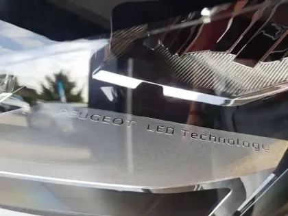 Photo 16 Peugeot 3008  Hybrid 225 e-EAT8