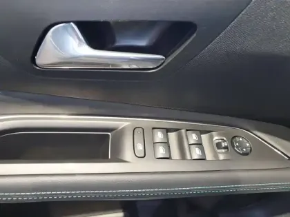 Photo 17 Peugeot 3008  Hybrid 225 e-EAT8