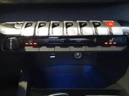 Photo 22 Peugeot 3008  Hybrid 225 e-EAT8