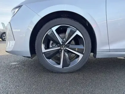 Photo 12 Opel Astra  1.2 Turbo 110 ch BVM6