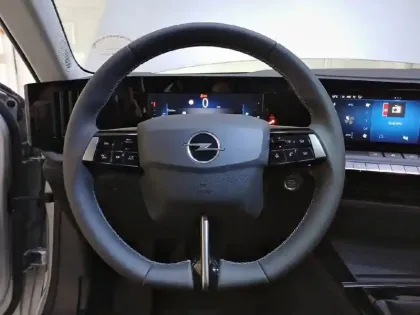 Photo 31 Opel Astra  1.2 Turbo 110 ch BVM6