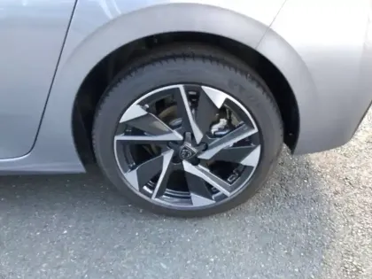 Photo 12 Peugeot 308  Hybrid 136 e-DCS6